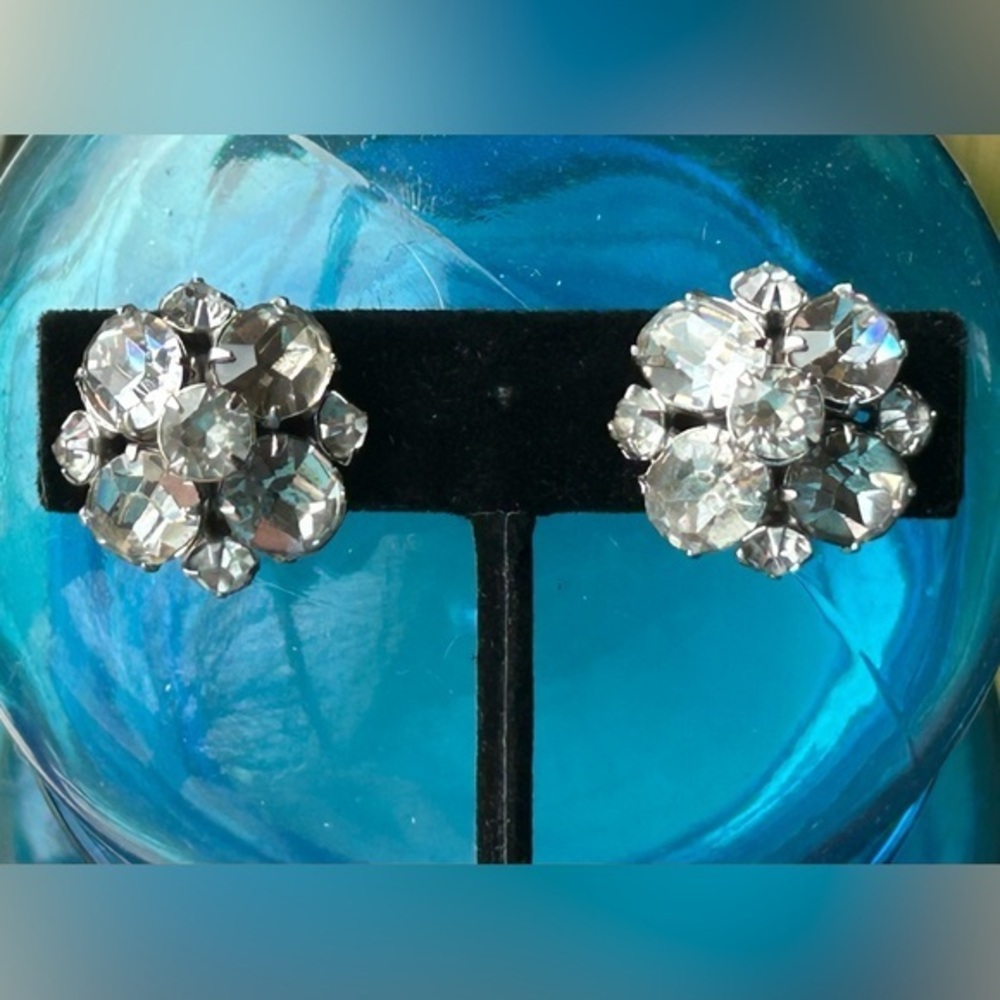 Vintage Daisy Rhinestone Screw Clip Earrings